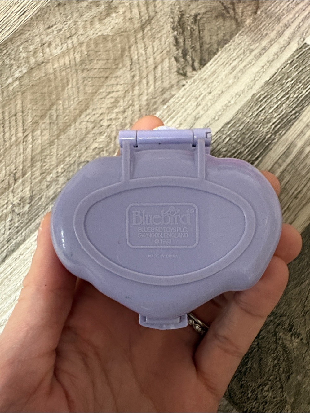 Vintage 1993 Bluebird Polly Pocket "Dazzling Dog Show" Compact (Compact Only) - Picture 2 of 3